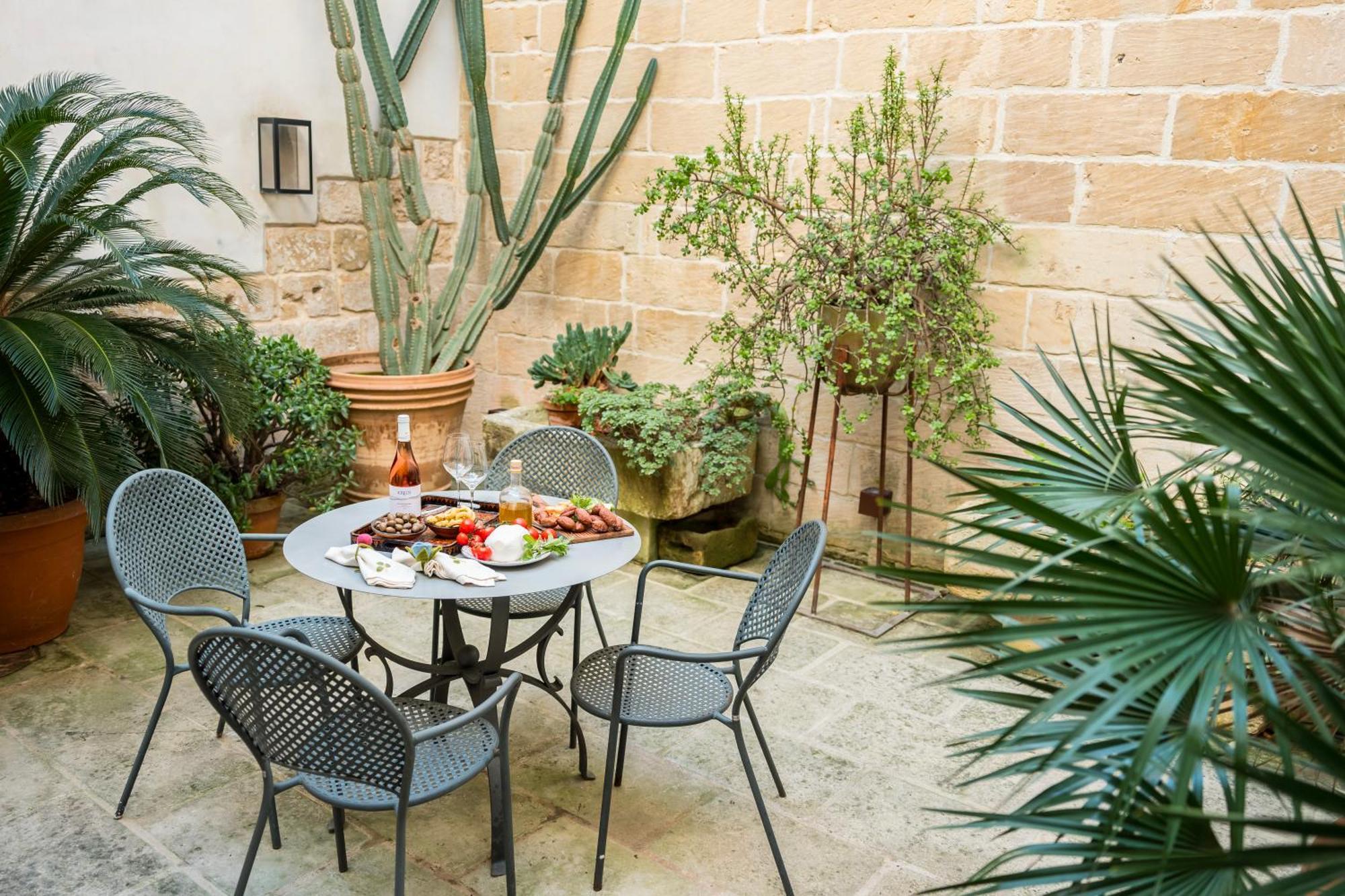 Ventisette Lecce